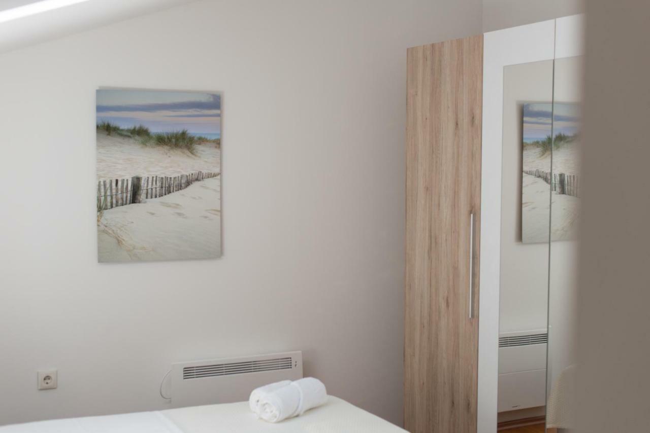 Apartmani Admiral Viskovo ภายนอก รูปภาพ