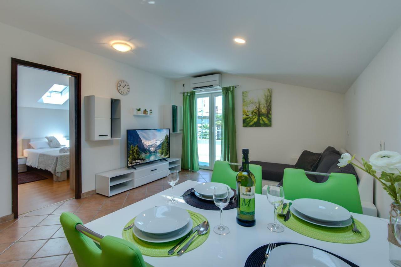 Apartmani Admiral Viskovo ภายนอก รูปภาพ
