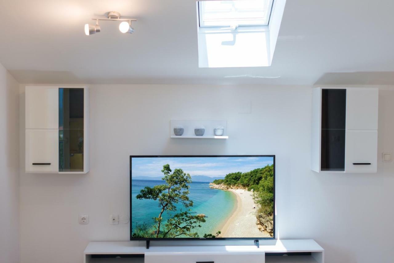 Apartmani Admiral Viskovo ภายนอก รูปภาพ