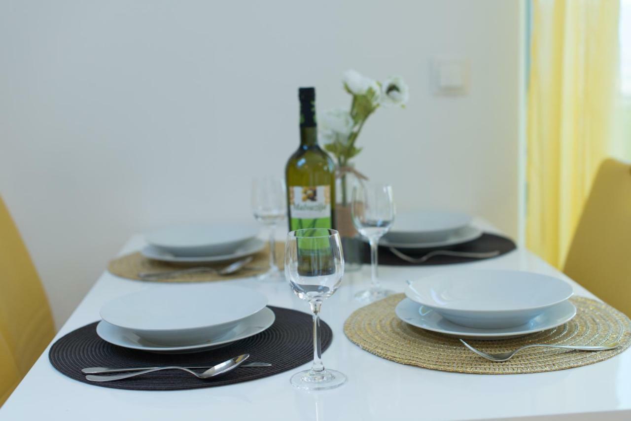 Apartmani Admiral Viskovo ภายนอก รูปภาพ