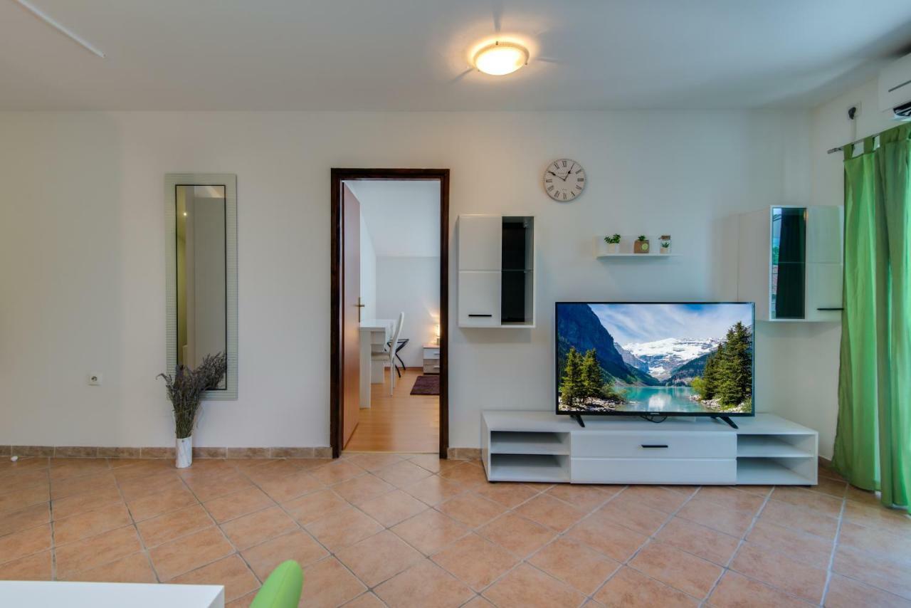 Apartmani Admiral Viskovo ภายนอก รูปภาพ
