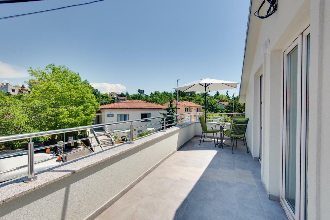Apartmani Admiral Viskovo ภายนอก รูปภาพ